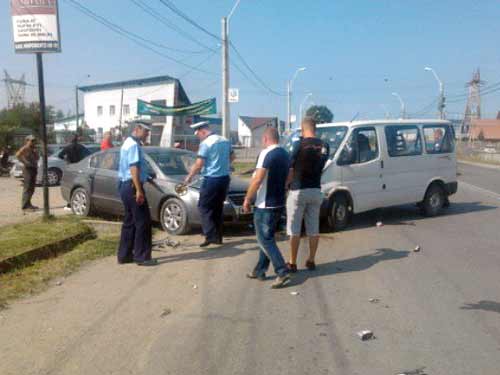Accident pe Independentei (c) eMM.ro