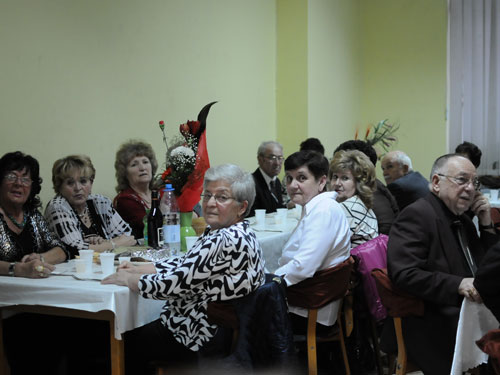 caspev petrecere emm