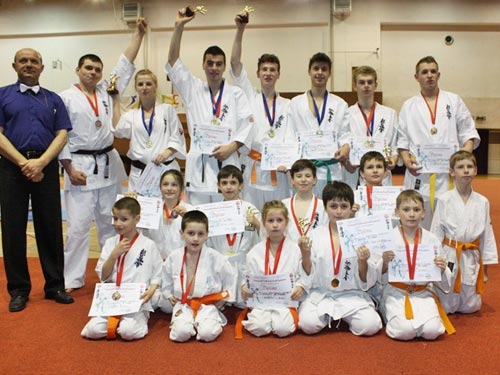 Foto: sportivii de la CS Kanku, 21 medalii la Campionatul National (c) CS Kanku Baia Mare