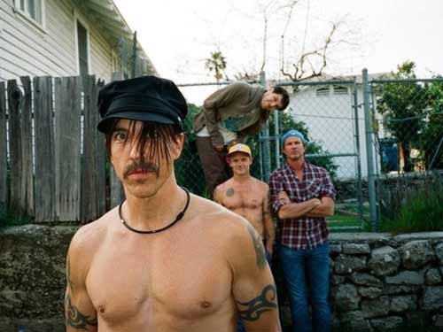 Red Hot Chili Peppers (c) redhotchilipeppers.com