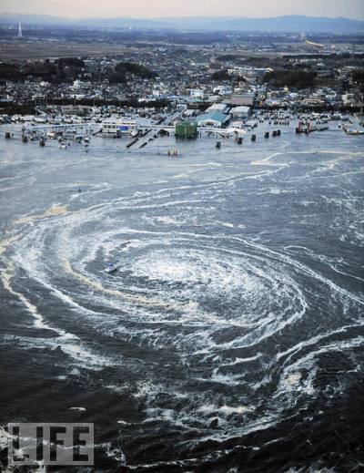Foto: tsunami Japonia (C) Life