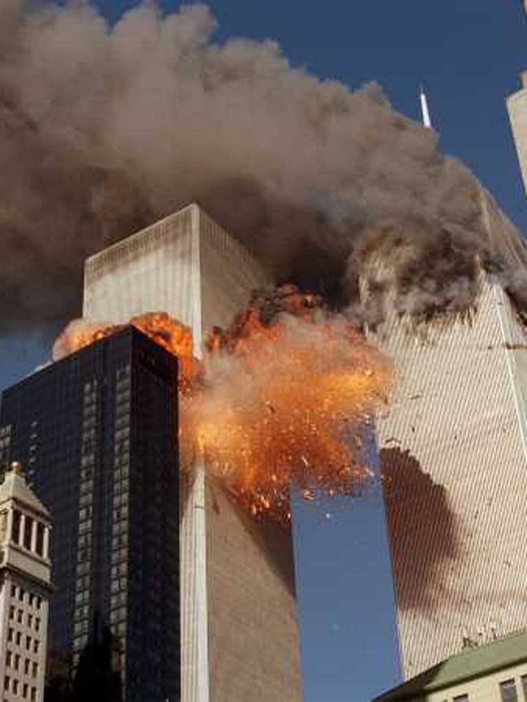 Foto: WTC - 11 septembrie 2001 (C) 911research.wtc7.net