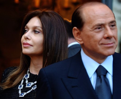 Foto Berlusconi si Lario