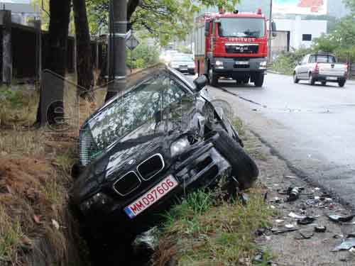 Foto: accident BMW - Tautii de Sus (c) eMaramures.ro