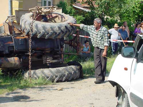 Lucacesti - accident tractor