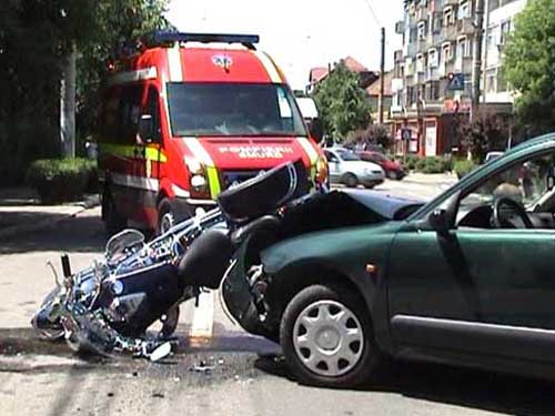 Foto Accident motociclist pe strada Victoriei (c) eMM.ro