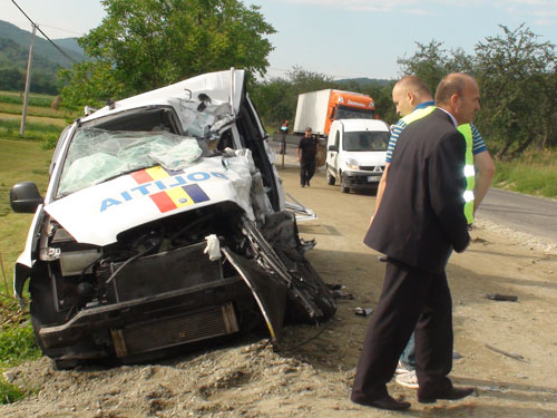 Foto: accident mortal Buciumi - politisti mascati (c) eMaramures.ro 