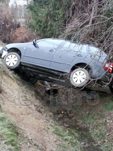 Foto: accident strada Victoriei - preot (c) eMaramures.ro