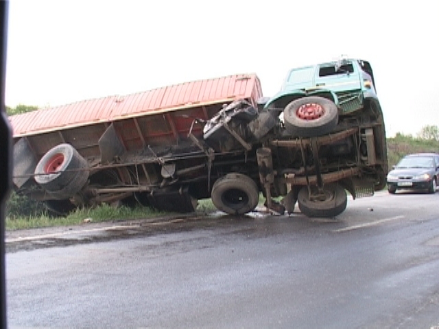 Foto accident Satulung - 30 aprilie 2009 (c) eMaramures