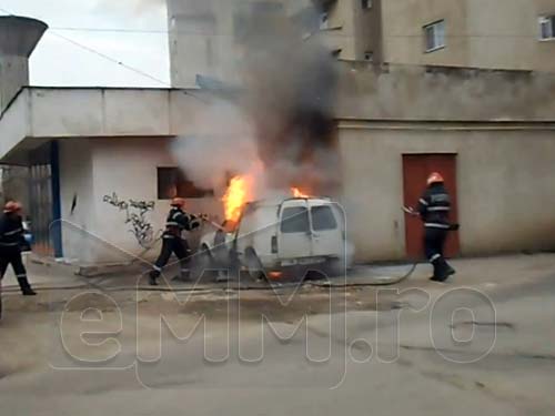 Foto: Incendiu masina