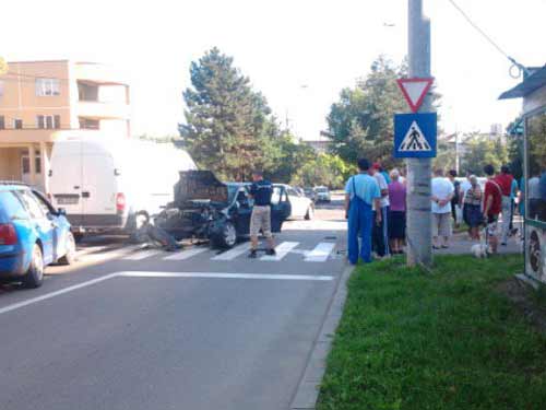 Accident pe Victoriei