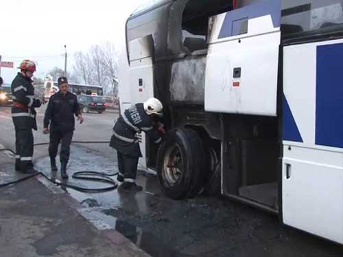 Foto autobuzul care a luat foc (c) eMaramures.ro