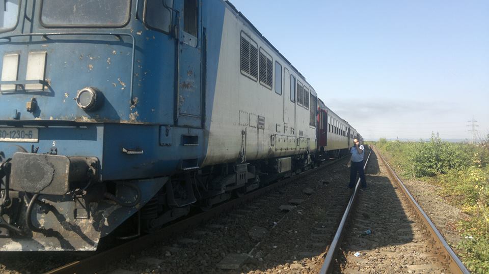 Locomotiva in flacari (c) eMM.ro