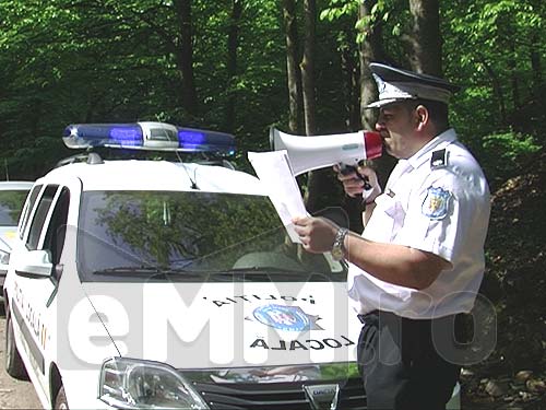 Foto: Politia locala la iarba verde