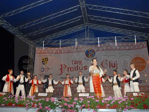 Folclor la Vara Baimareana (c) eMM.ro
