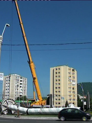Foto: pilon demolat - Semiluna Baia Mare
