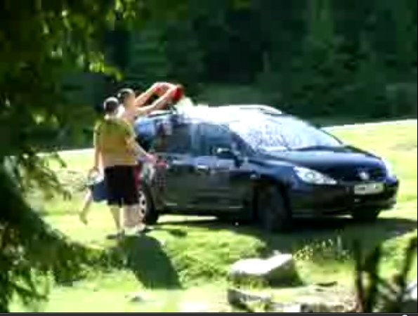Masini spalate cu detergenti in rauri de munte