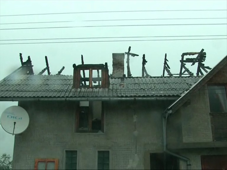 Foto incendiu - Remetea Chioarului (c) eMaramures.ro