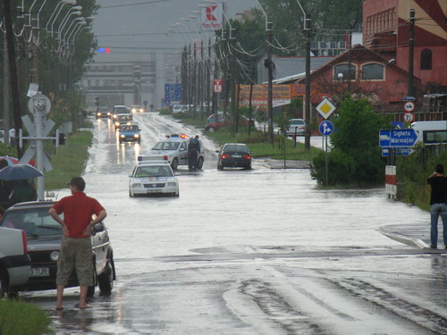 Foto inundatii Baia Mare - 11 iulie 2010, intrare in Baia Mare dinspre Sacalaseni (c) eMaramures.ro