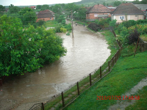 Foto inundatii Manau (c) eMM.ro