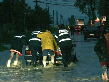 Foto Inundatii Farcasa - 13 iulie 2010