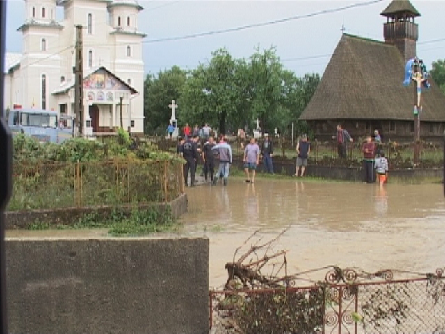 Foto Inundatii Valenii Somcutei - 3 iulie 2009 (c) eMaramures.ro