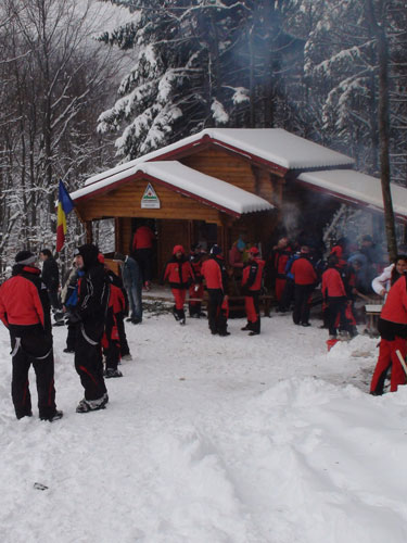 Foto ianugurare refugiu Salvamont Cavnic (c) eMM.ro