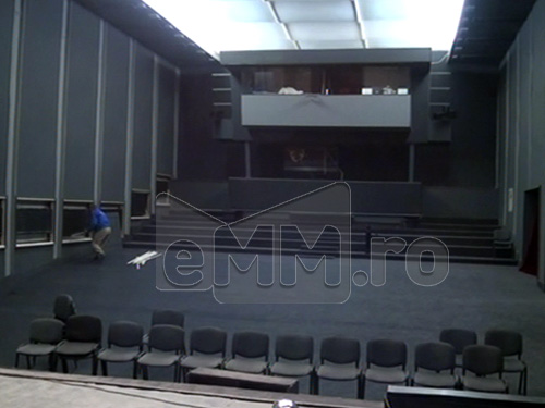 Foto: sala Teatru Municipal Baia Mare (c) eMaramures.ro