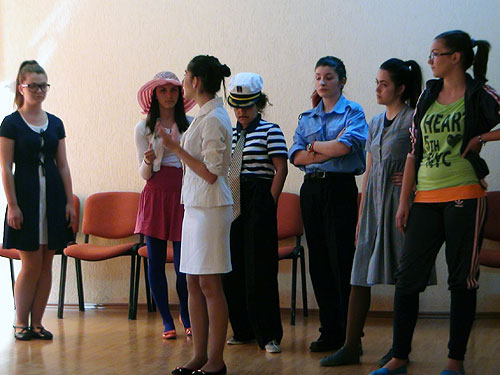 Foto: Trupa de teatru Colegiul National M. Eminescu