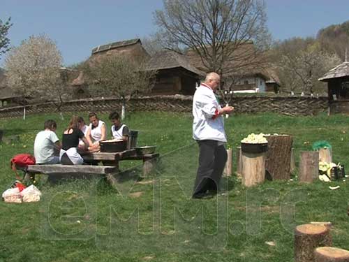 Bucatari la Muzeul Satului din Baia Mare (c) eMM.ro
