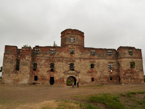 FotoȘ castelul Lonyai din Mediesu Aurit - Satu Mare (c) eMaramures.ro