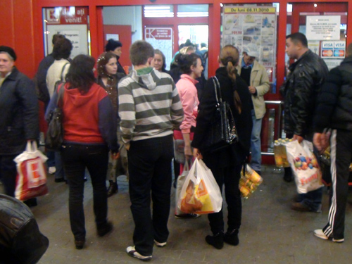 Foto Imbulzeala Kaufland (c) eMM.ro