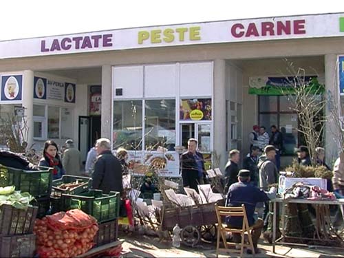 Comercianti in Piata Izvoarele Baia Mare (c) eMM.ro
