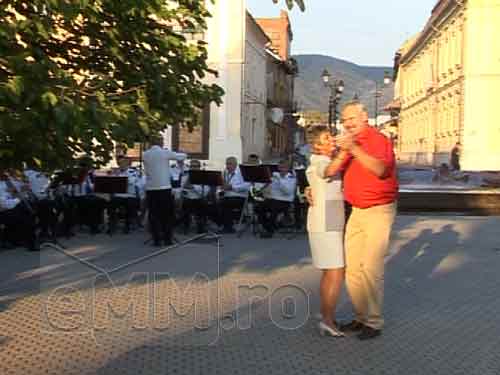 Foto: Vals - Centrul vechi Baia Mare - concert Fanfara Municipala (c) eMaramures