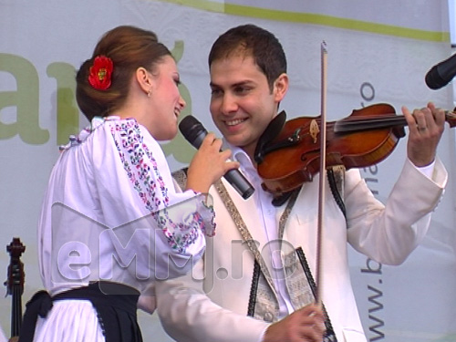 Foto: interpreti folclor (c) eMaramures.ro