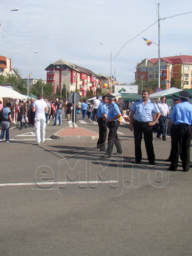 Foto: politisti locali - Sarbatoarea Castanelor 2012, Baia Mare (c) eMaramures.ro