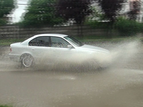Foto: inundatie strada Paltinisului Baia Mare (c) eMaramures.ro