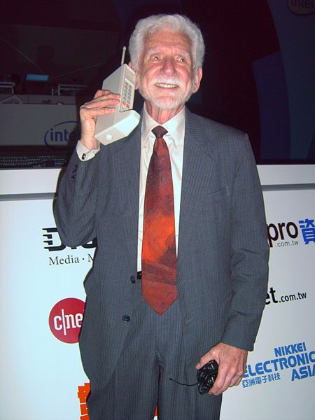 Inventatorul primului mobil - Martin Cooper (c) eMM.ro