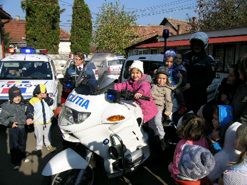 Foto actiune SPR - Gradinita de Arta Baia Mare