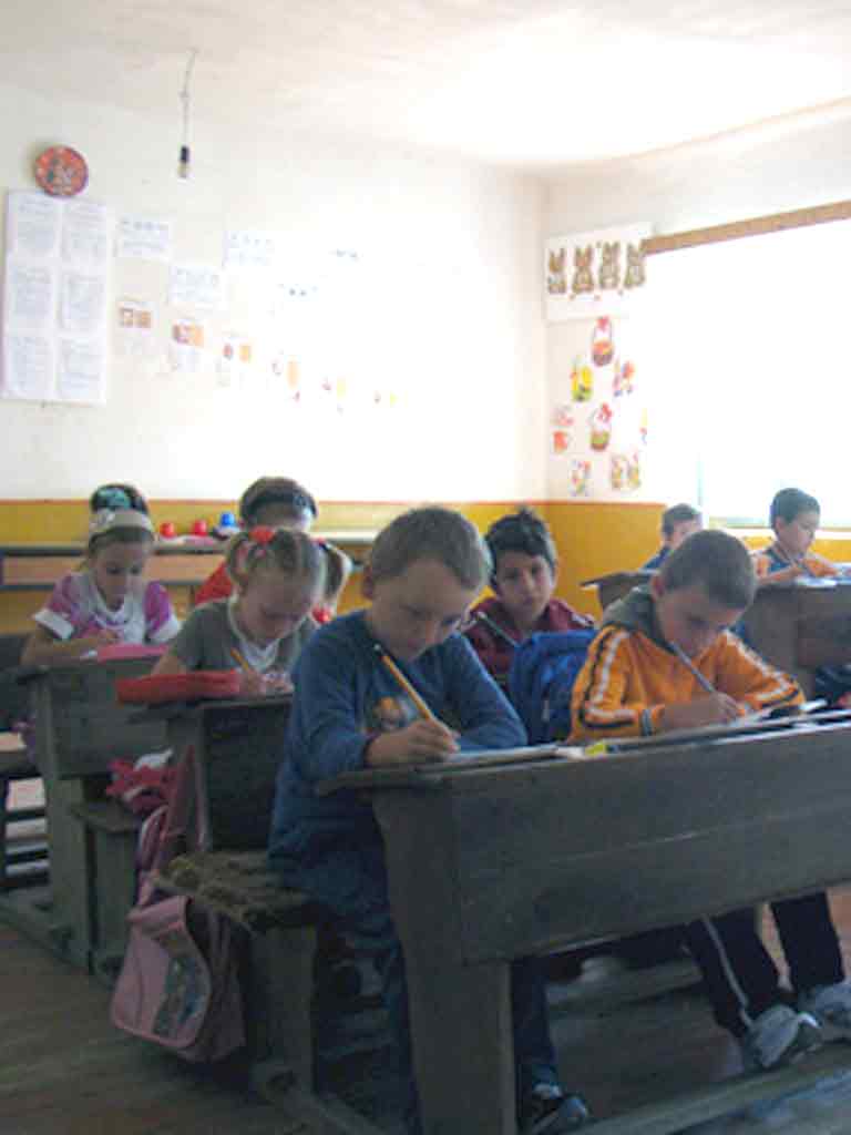 Foto: clasa elevi in Preluca - Maramures (c) eMaramures.ro