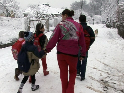 Copii mergand la scoala (c) eMM.ro
