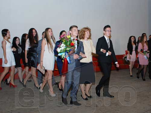 Festivitate de absolvire la Vasile Lucaciu (c) eMM.ro