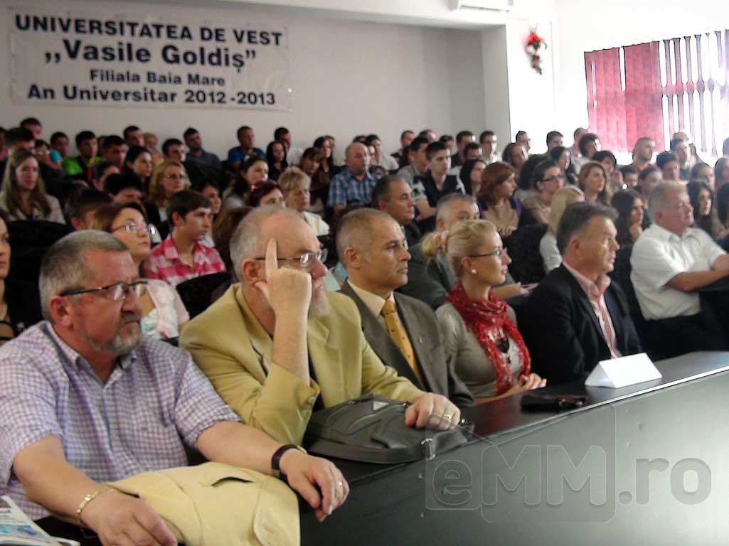 Festivitate la Universitatea de Vest Vasile Goldis din Baia Mare (c) eMM.ro
