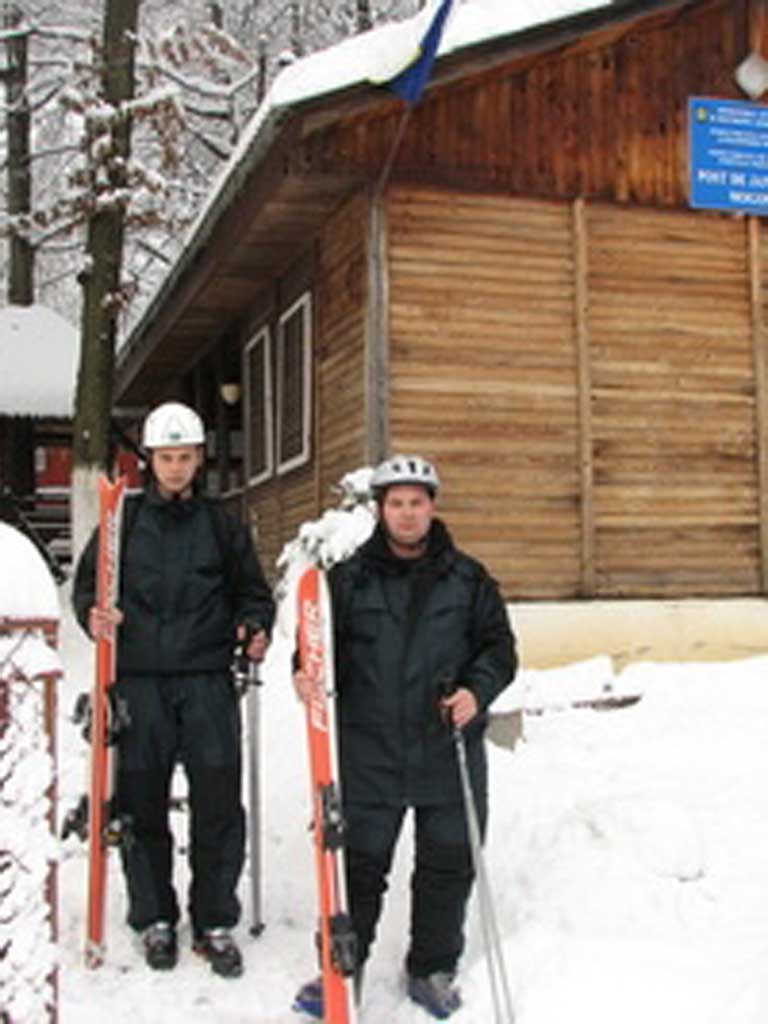 Foto echipa jandarmi - Postul montan Mogosa (c) eMaramures