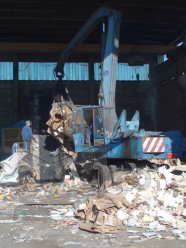 Foto: reciclare hartie - centru de colectare Baia Mare (c) eMaramures.ro