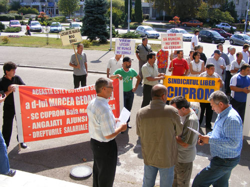 FOTO: Protest salariati Cuprom  (c) eMaramures.ro