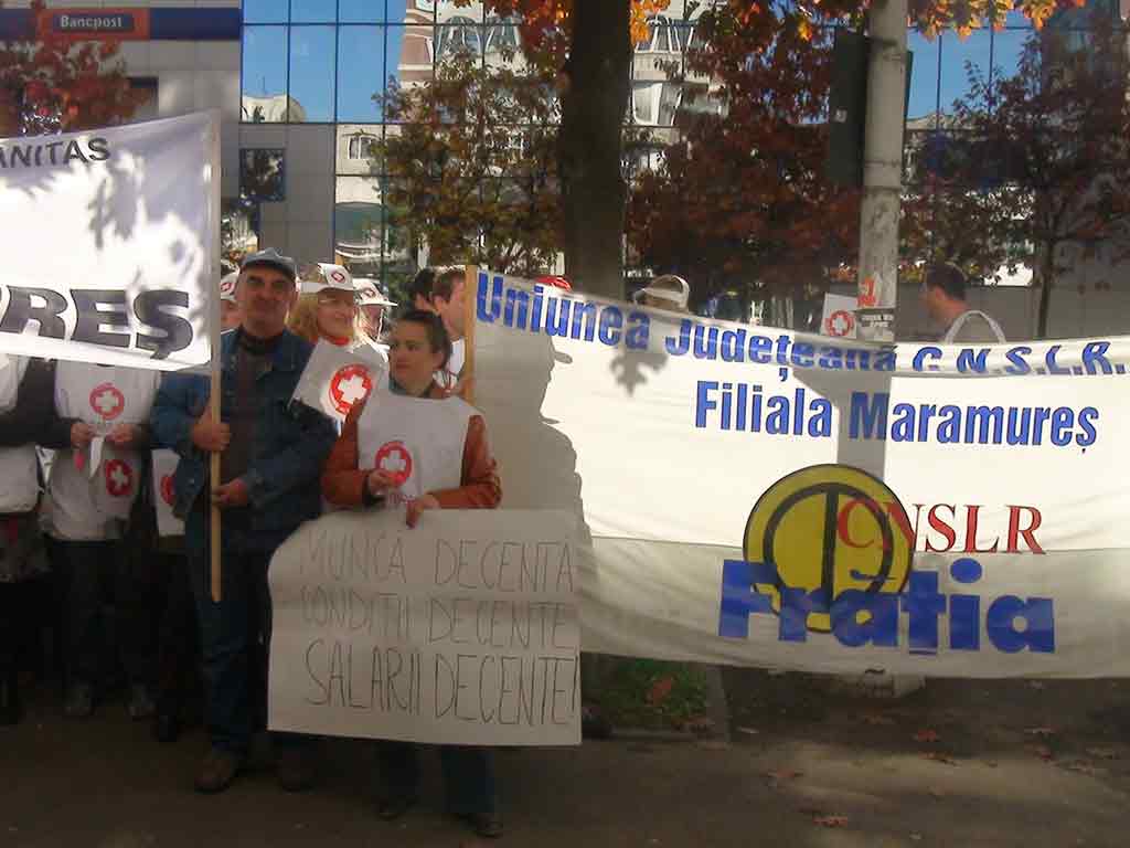 Foto protest CNSLR Fratia - sediu PDL (c) eMaramures.ro
