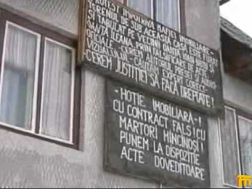 Foto protest mafie imobiliara in Calinesti (c) eMaramures.ro
