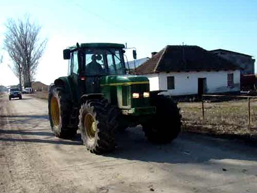 Foto: tractor confiscat IJPF Maramures - Bihor