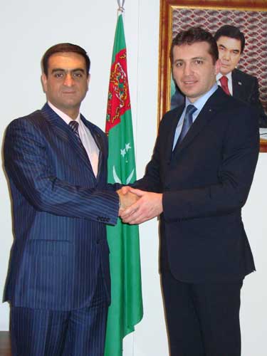 Foto: Vasile Vlasin si Vepa Hagyiev, prim-vice-premierul Republicii Turkmenistan